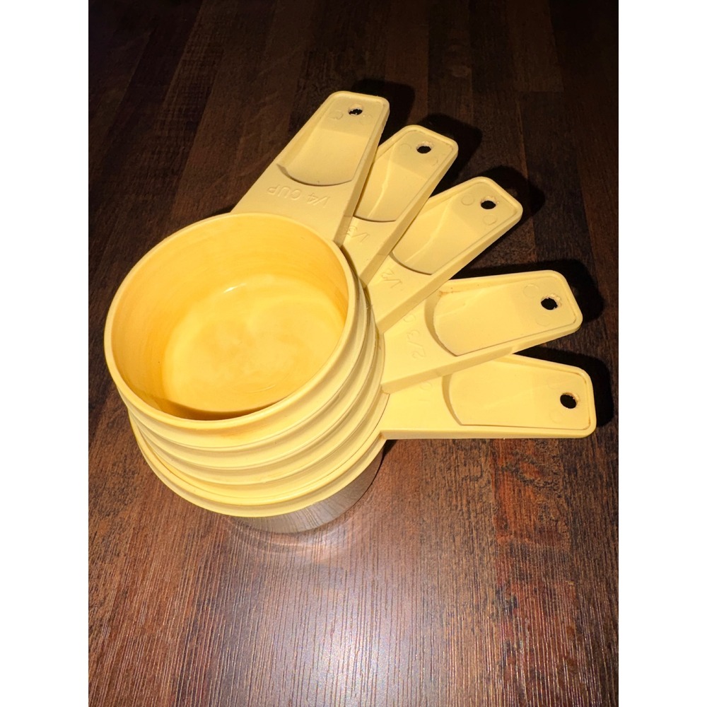 Vintage Tupperware Harvest Gold Measuring Cups Set of 5 Retro Kitchen 764-2